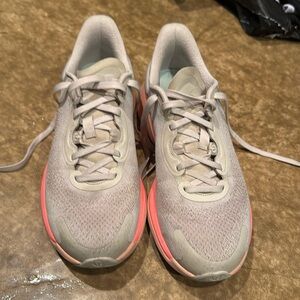 Lululemon blissful running size 7